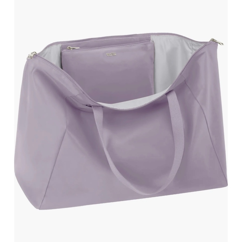 NWT TUMI ‘JUST IN CASE’ TOTE LAVENDER - Picture 2 of 4